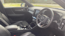 Volvo Xc40 2.0 T4 R DESIGN Pro 5dr AWD Geartronic Petrol Estate